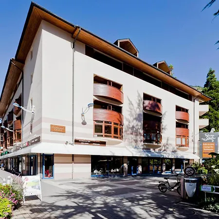 4 Pieces Avec Balcon, Internet, Parking Au Centre De - Fr-1-512-138 Apartment Brides-les-Bains
