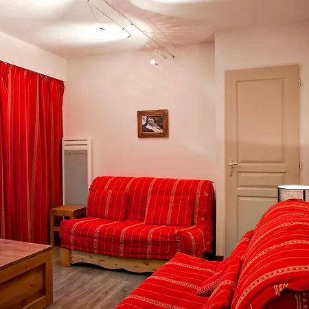 4 Pieces Avec Balcon, Internet, Parking Au Centre De - Fr-1-512-138
