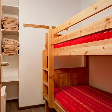 Apartamento 4 Pieces Avec Balcon, Internet, Parking Au Centre De - Fr-1-512-138