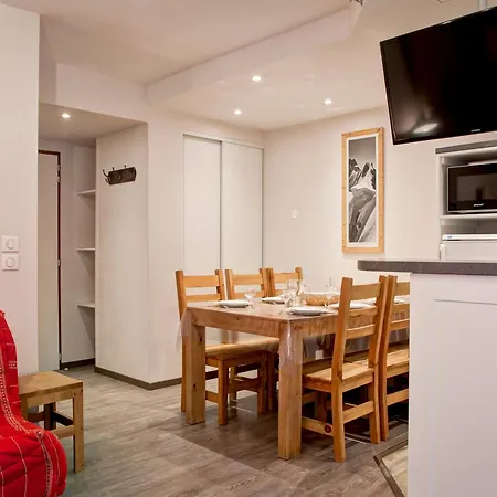 4 Pieces Avec Balcon, Internet, Parking Au Centre De - Fr-1-512-138 Apartamento Brides-les-Bains